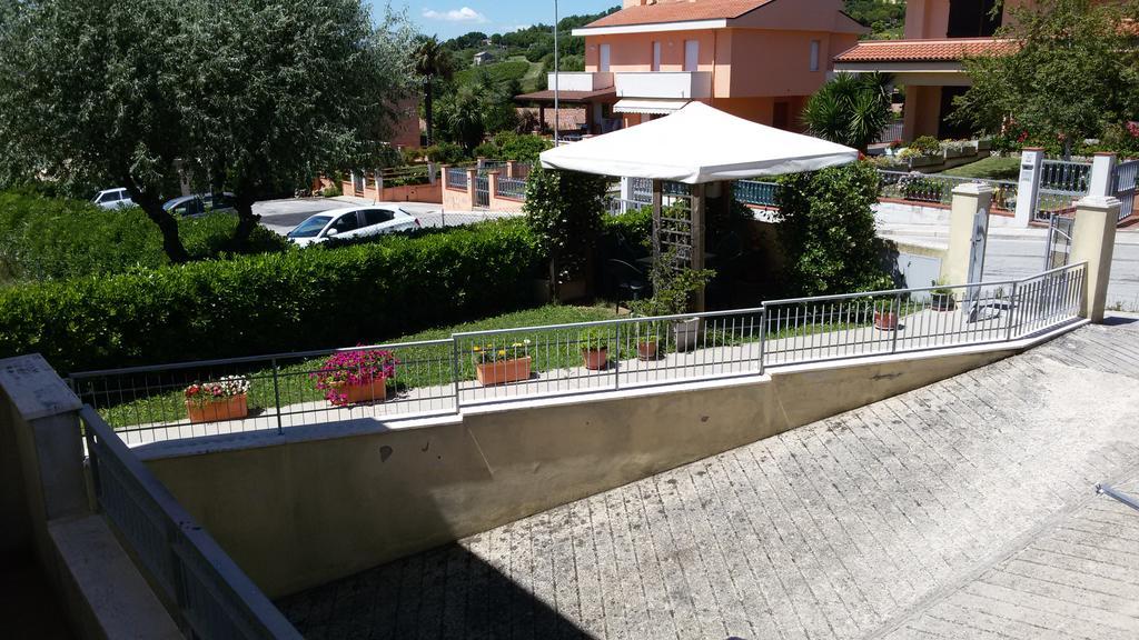 Grazioso Appartamento Panoramico Sirolo Esterno foto