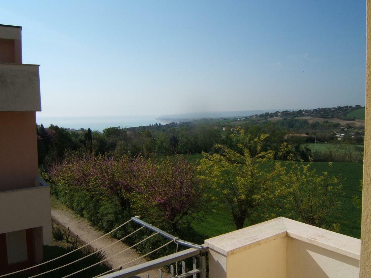 Grazioso Appartamento Panoramico Sirolo Esterno foto