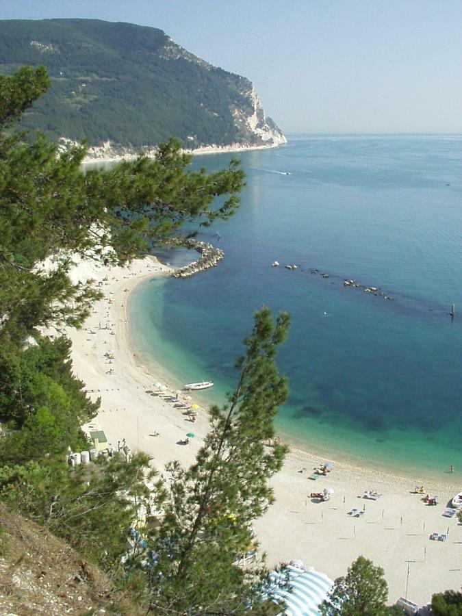 Grazioso Appartamento Panoramico Sirolo Esterno foto